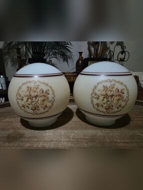 Vintage Quoizel "Gone With The Wind" Floral Lamps Globes
